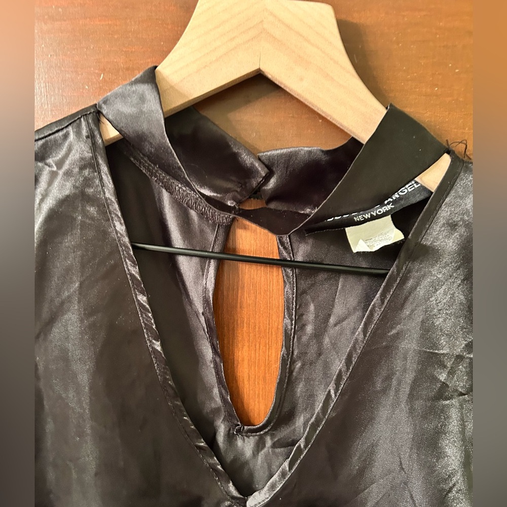 ABSOLUTE ANGEL Black Polyester dressy tank top with button collar. Size L - Picture 4 of 6